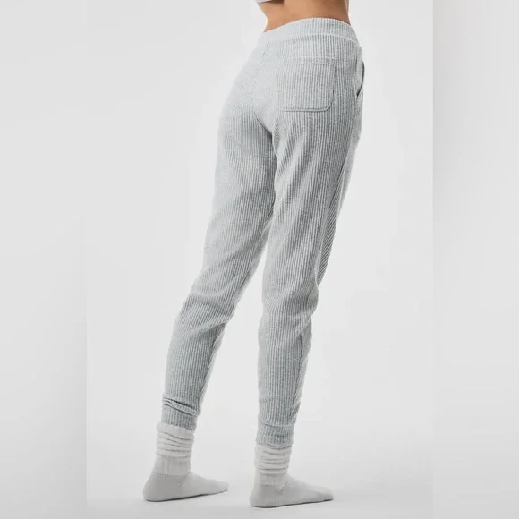 Alo Yoga Muse Sweatpant Athletic‎ Heather Grey Size Medium - Picture 2 of 12